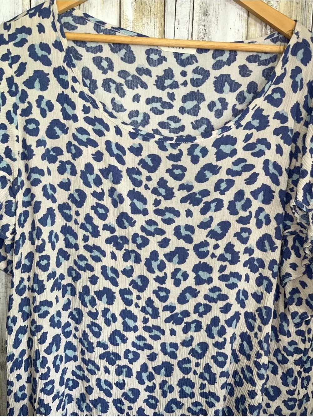 Entro Leopard Print Blouse XL Blue Animal Print Ruffle Sleeve Boho Top - Picture 2 of 5